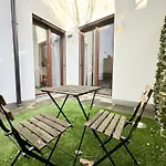 Moebliertes Apartment Mit Terrasse