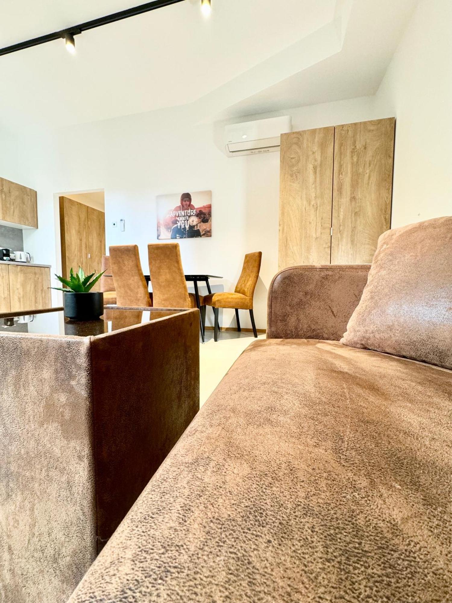 Moebliertes Mit Terrasse Apartment Wien